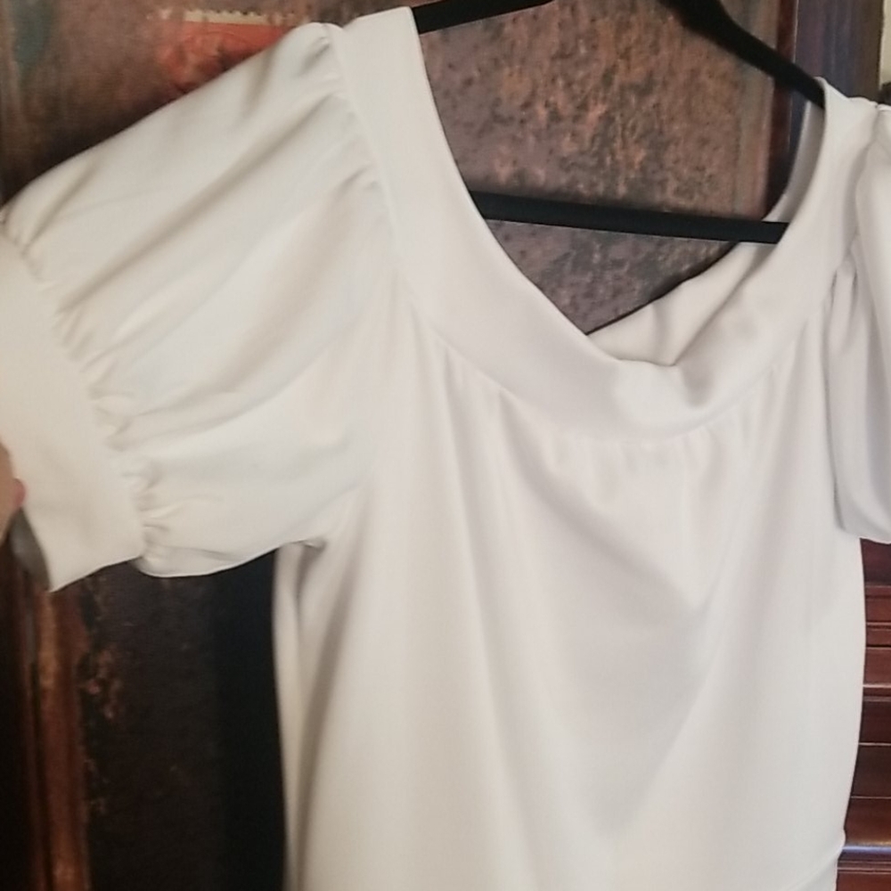 White Off the Shoulder jumpsuit - Picture 2 of 3